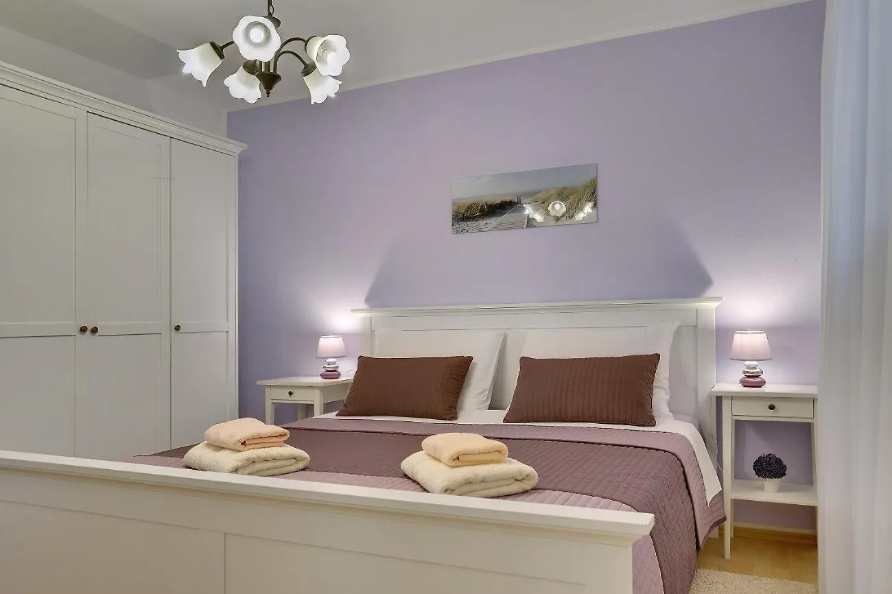 Villa Paola Divšići 0*,  クロアチア